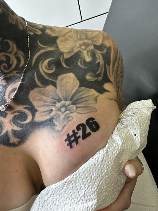 Hab mir gerade ein neues Tattoo machen lassen, wer err&auml;t, was es bedeuten k&ouml;nnte bekommt von mir einen