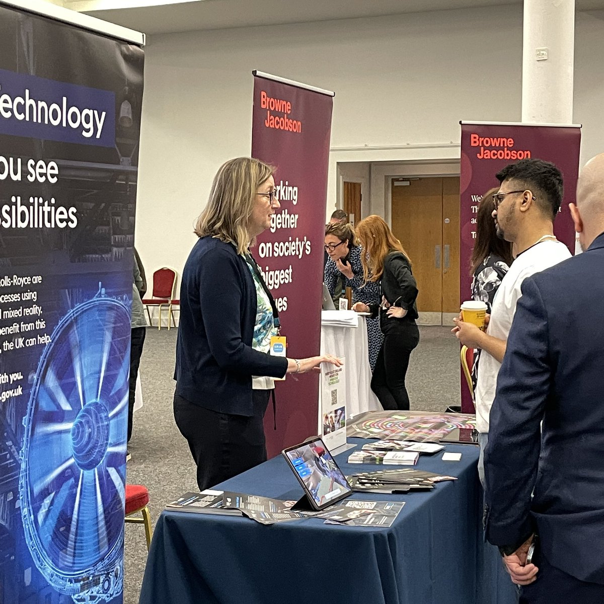 ARVRInnovate's tweet photo. ☕🛠️ Make the most of your morning coffee breaks for networking and learning! Don't forget to explore the tech in the exhibition hall throughout the day. #ARVRInnovate https://t.co/4GVQZRh9AW