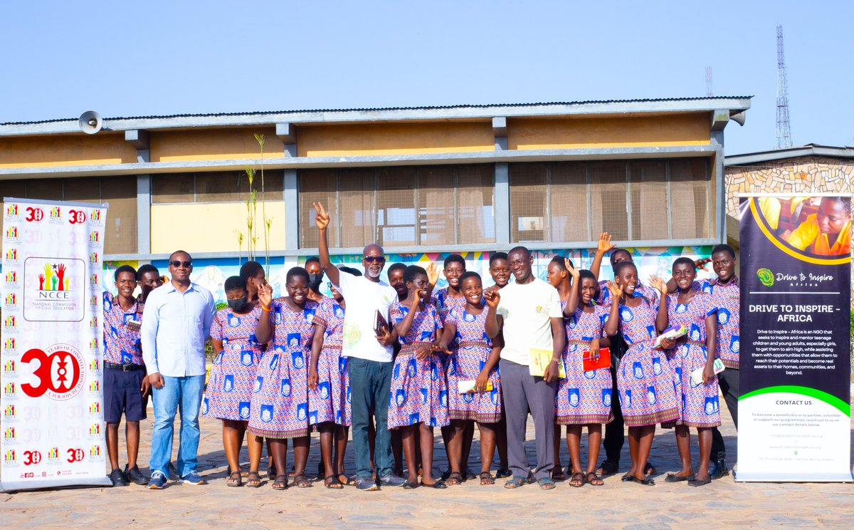 drivetoinspire_'s tweet photo. Special thank you to the @GhanaArmedForce , @NCCEGH1 and our wonderful volunteers,@gemmaappiah , @barryairborne , Ansabea Addae-Anomh, @pearlpkd , @elviscrystal , @lady_clankie , and Bradely Poku-Amankwah for coming along with us on this impactful journey to Aburi.
#DTIA https://t.co/A7SOQihvWy