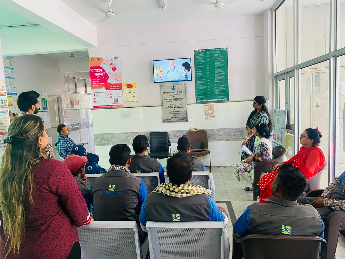 Today, LSL's IEC team hosted an asthma awareness session at Sector 50 Dispensary for Asthma Day. Drs. Dheeraj Kapoor and Aruna Vinod from PGIMER led the session, joined by MPW Mrs. Rupinder and ANM Mrs. Indu Bala.