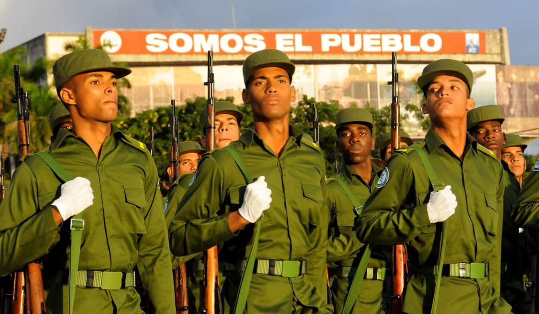 Buenos días Cuba 🙌🏻 |🇨🇺 Las Fuerzas Armadas Revolucionarias seguirán siendo el pueblo uniformado con que cuenta la Revolución. #CDRCuba