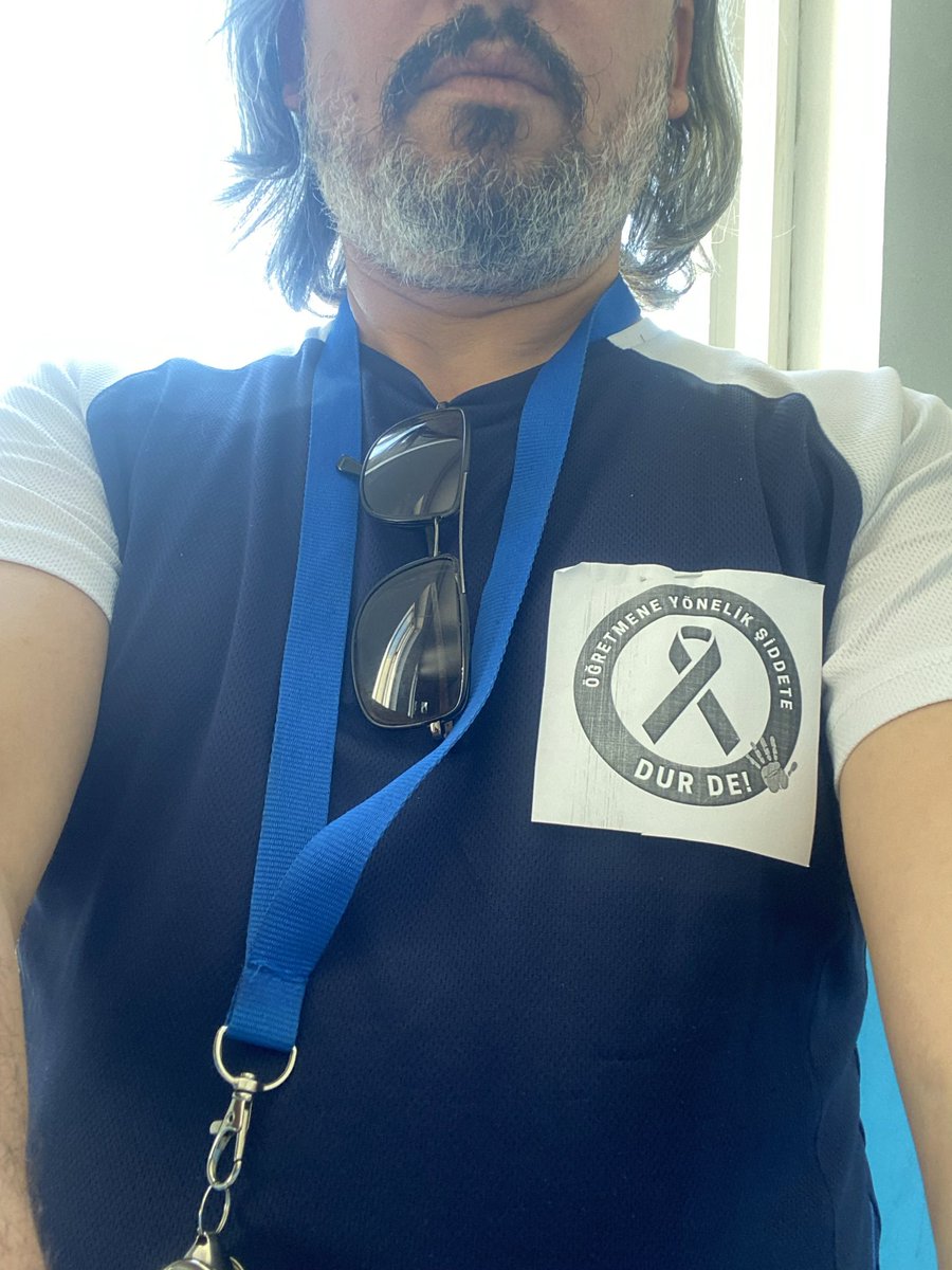 Kokartlı ve nöbetçi bir öğretmen bırakıyorum buraya