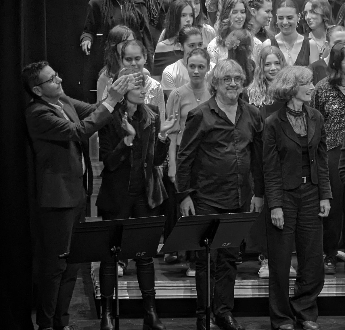 Magnifique soirée 
Hommage à Claude Nougaro 🎶
Bravo à tous les choristes pour leur implication et 🎩 aux collègues : quel beau challenge 🥰
@v_vukorep <a href="/emcc_poitiers/">Education Musicale - Académie de Poitiers</a> <a href="/MathiasCharton/">Charton Mathias</a> <a href="/APEMC16/">APEMC</a>
#edmus