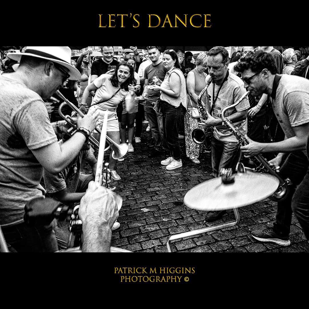 Let’s Dance. @patrickmhiggins #dance #streetdance #grandplace #brussels #belgium #streetband #bnw #bnwportrait #portrait #bnwphotography #bnwmood #captures #portraitphotography #bw #blackandwhitephotography #bnwphoto #photography #portraits #bnwsouls #monochrome