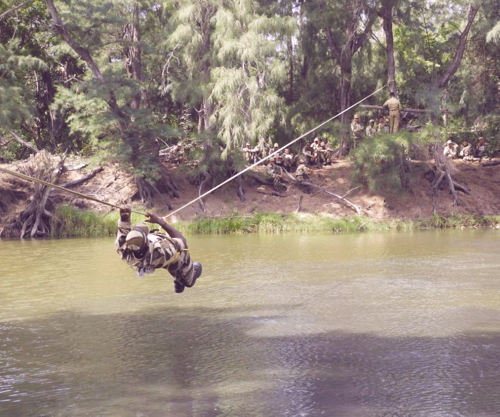 CISFHQrs's tweet photo. The way to success is always through perseverance!
Jungle warfare tactics, warfare movements, survival tactics training. #Makingofsoldiers

“संरक्षण एवं सुरक्षा”
#PROTECTIONandSECURITY #Training
@HMOIndia https://t.co/XBueBaszD3