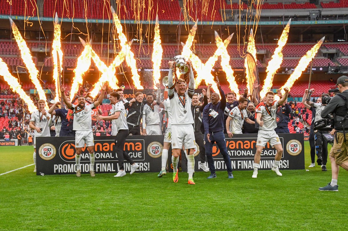 LBofBromley's tweet image. An open top bus parade will take place on Saturday for @bromleyfc following their incredible promotion final victory at Wembley, with fans invited to join in Bromley town centre, with the bus arriving at The Glades at 12 noon. #WeAreBromley 
bromley.gov.uk/news/article/6…