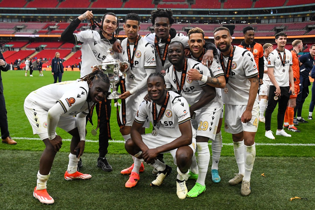 An open top bus parade will take place on Saturday for @bromleyfc following their incredible promotion final victory at Wembley, with fans invited to join in Bromley town centre, with the bus arriving at The Glades at 12 noon. #WeAreBromley 
bromley.gov.uk/news/article/6…