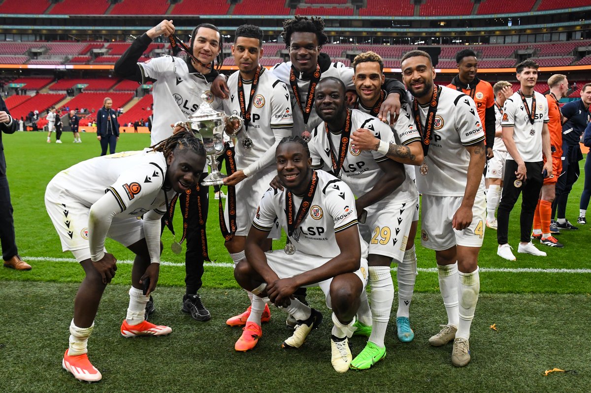 An open top bus parade will take place on Saturday for @bromleyfc following their incredible promotion final victory at Wembley, with fans invited to join in Bromley town centre, with the bus arriving at The Glades at 12 noon. #WeAreBromley bromley.gov.uk/news/article/6…