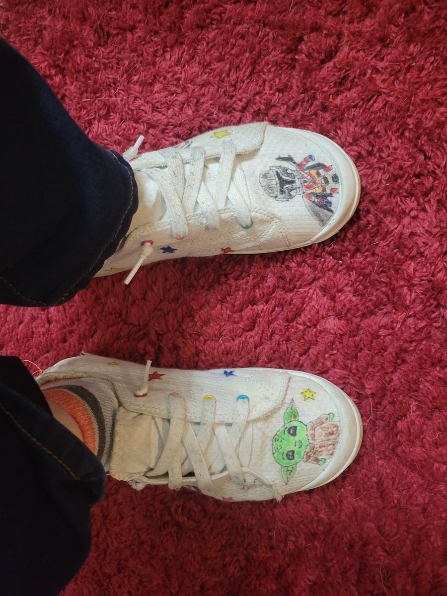 Please like my post, so I can have a chance to win new sneakers. Today's choice is bringing the Force. #TeacherAppreciateWeek #TeachersInSneakers #TeacherAppreciateWeek