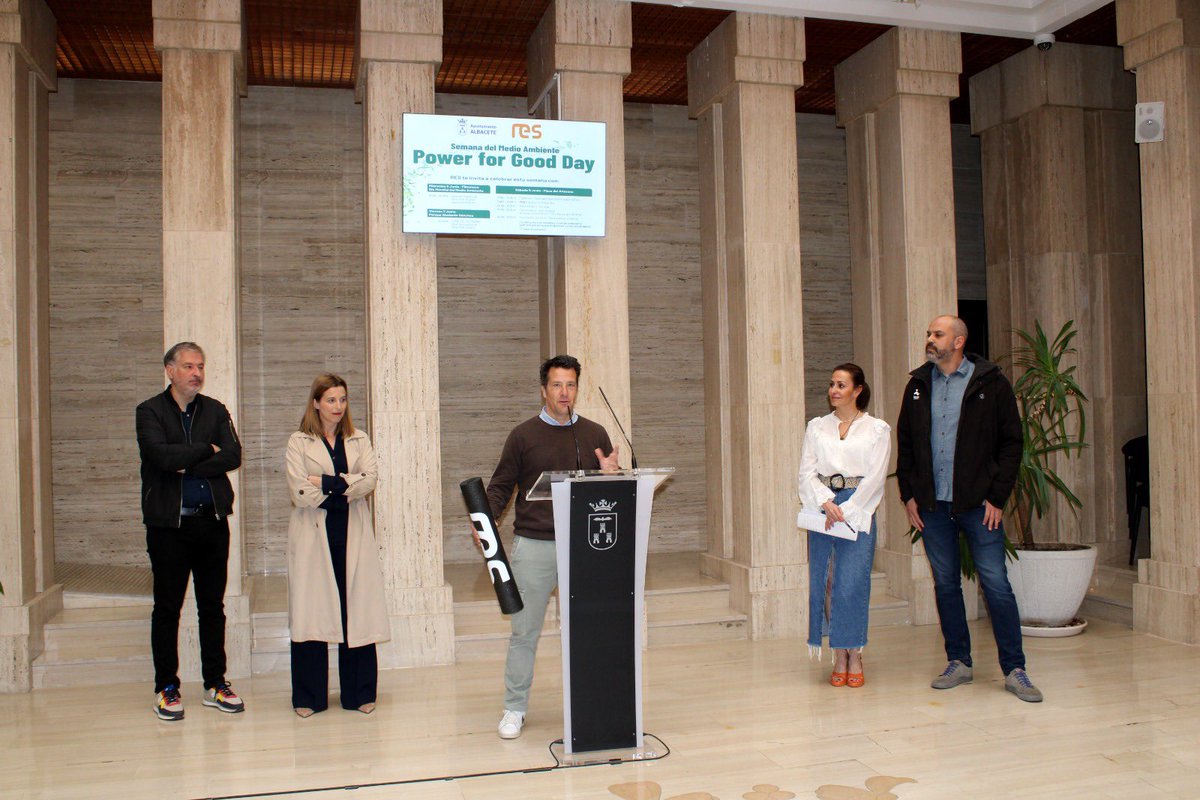 🔵Rosa González de la Aleja destaca la importancia de conmemorar el Día Mundial del Medio Ambiente en #Albacete 🗓️5-8 junio 📌La concejala reitera el compromiso del Ayuntamiento con el Medio Ambiente 🍃y afirma que la concienciación ambiental impregna la actuación municipal