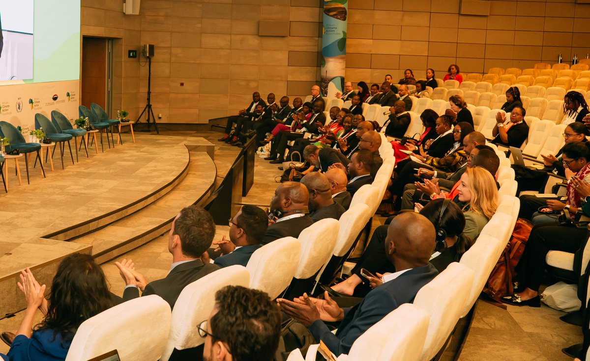 'By ignoring the devastating effects of #ClimateChange in countries, we refuse to address one of #Africa's most pressing threats to food security.'

-Menghestab Haile, Regional Director for @WFP_SAfrica at the ongoing African Climate Roundtable in 🇿🇦Johannesburg.

#ElNino