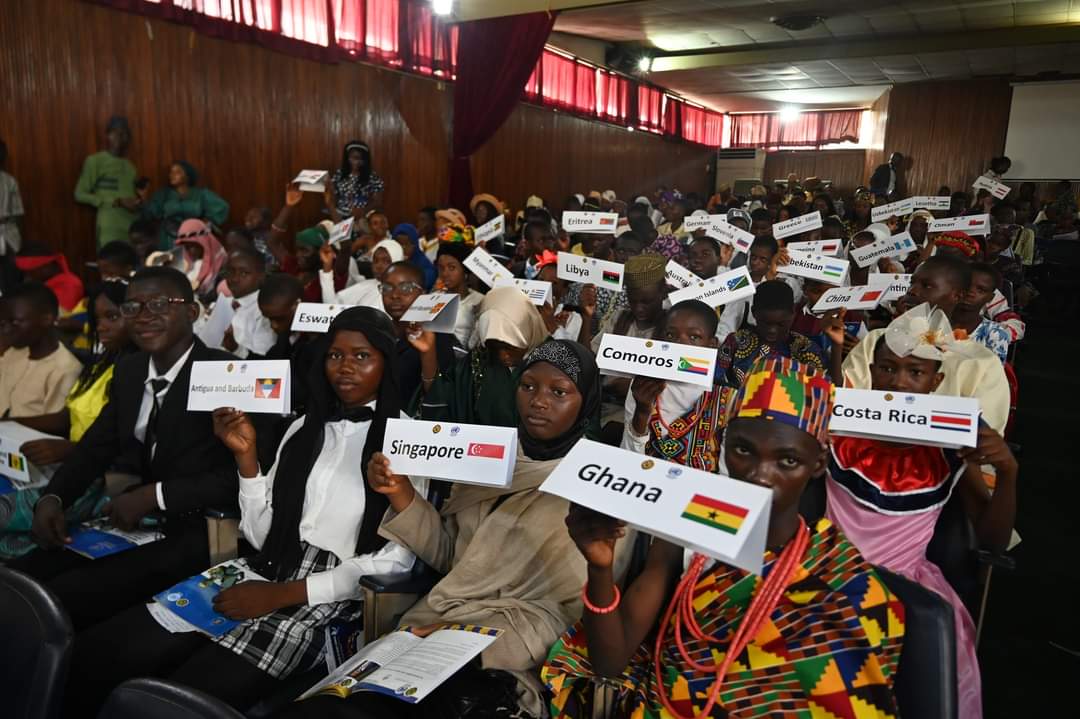 “Artificial Intelligence is seen as a critical enabler for achieving #SDGs, potentially influencing 80% of the SDGs according to a 2023 report of @ITU”, said the UNIC Director @RonKayanja at the opening plenary of the Lagos Secondary Schools Model United Nations (LASSMUN).