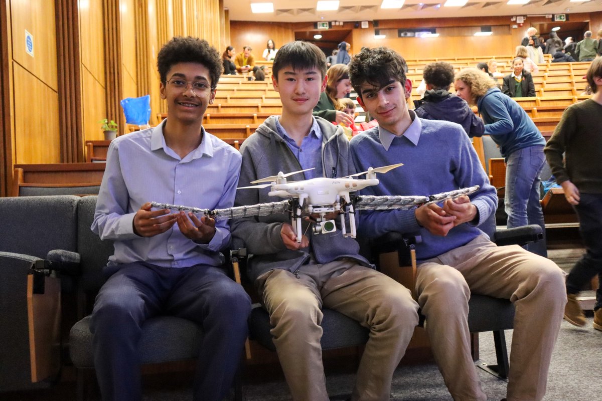 Congratulations to Haaris, Han & Friedrich (Divisions) for achieving the title of runners-up in the Imperial College Science and Innovation competition finals. 🥈 👏 Read more about the competition on our website ➡️ kes.org.uk/news/the-imper…