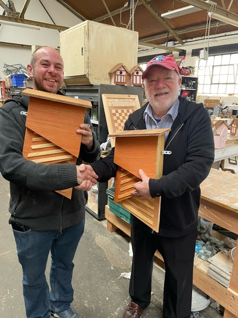 These bat boxes made at Growing Lives were the ideal gift for Breaston Parish Council, who have been looking for ways to encourage wildlife 🦇 Making bat boxes is a creative way to build skills – and it’s great to be able to help the community! derventiohousing.com/about-us/news/…