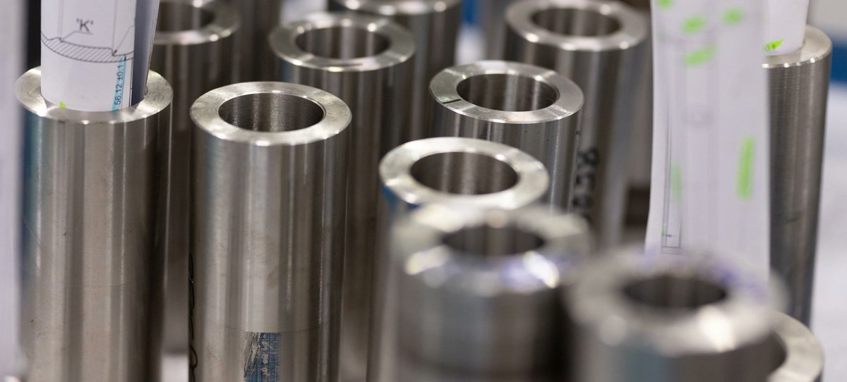 SmithsGroupplc's tweet image. In our latest #EngineeringExplained insights series, read how Smiths engineers are helping trailblaze new methods of decarbonising steel production to herald in the dawn of a new ‘Age of Green Steel’.     

smiths.com/news-and-insig…

#ProudToBeSmiths #AI #GreenSteel #ESG