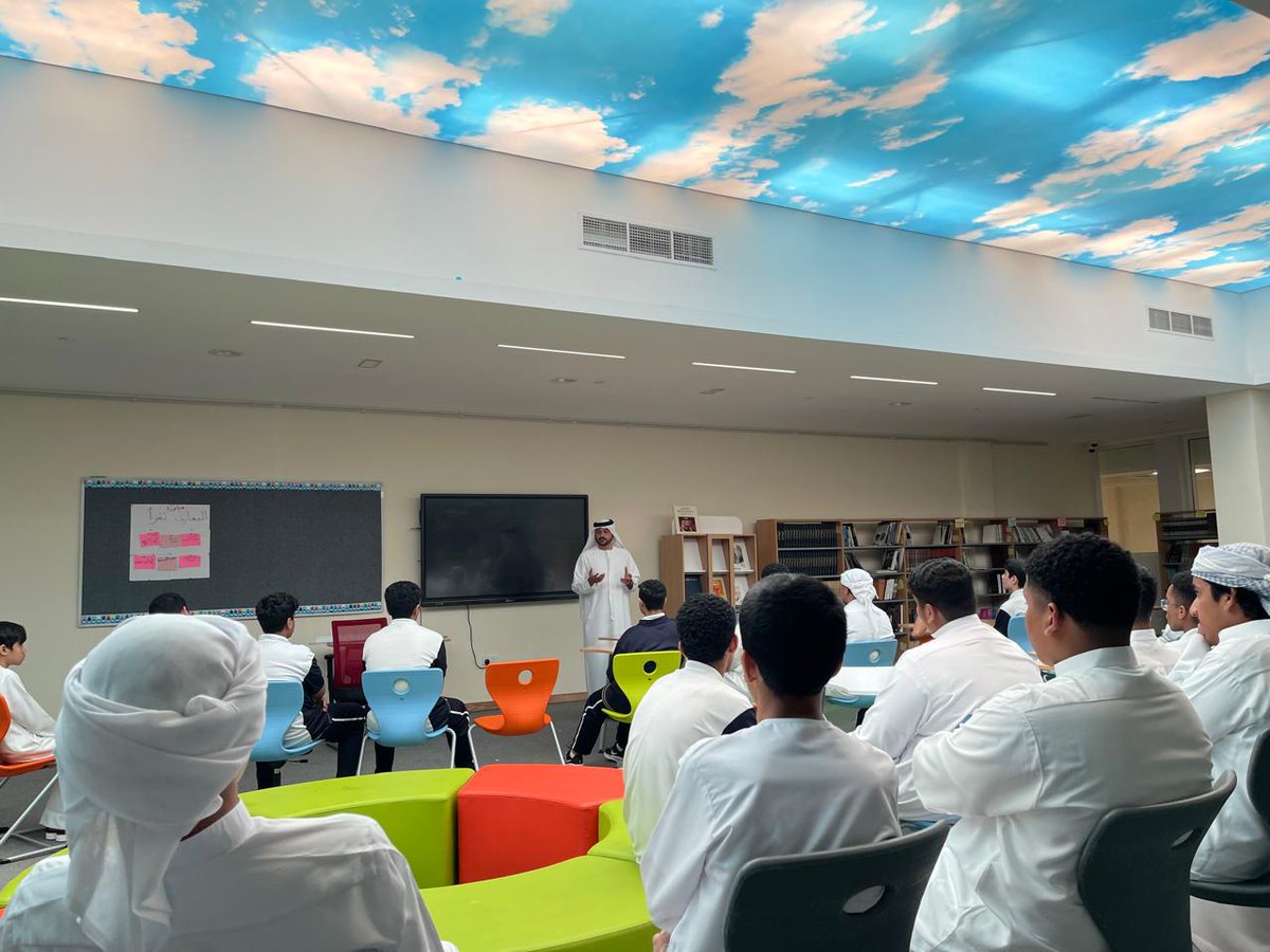 #News | Dubai Police Organises Lecture on 'Your Commitment is Happiness' at Al Maarif Boys School for Secondary Education

Details:
dubaipolice.gov.ae/wps/portal/hom…

#YourSecurityOurHappiness
#SmartSecureTogether