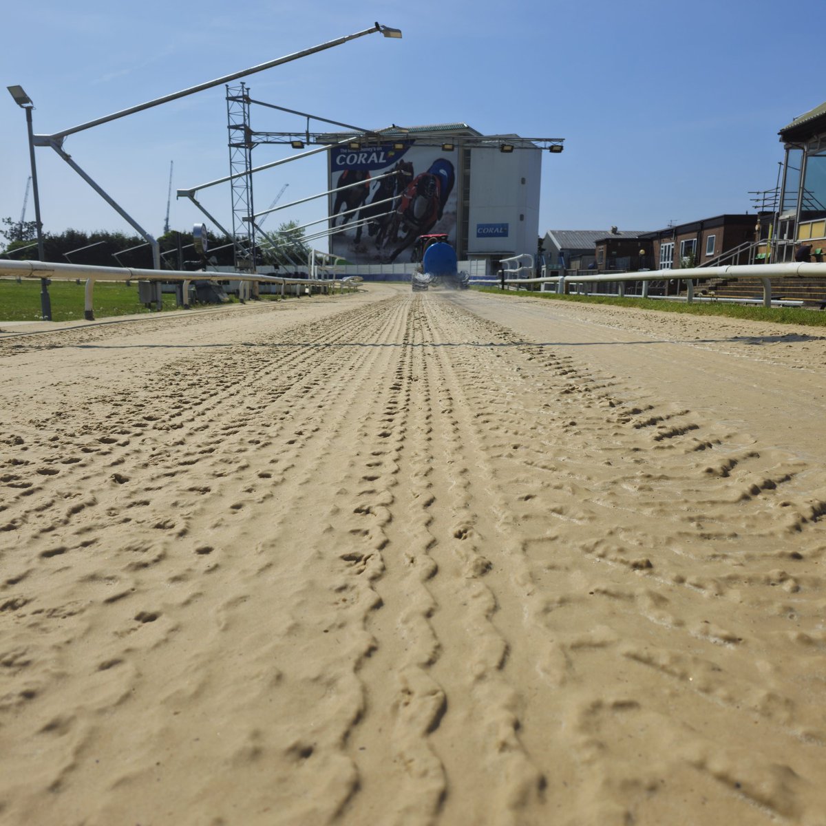 Track prep is well underway for our Wednesday afternoon meeting. Join us from 13:15 for 12 unmissable races. Grill & Bar open 🍺 Tote & on course bookmakers 💷