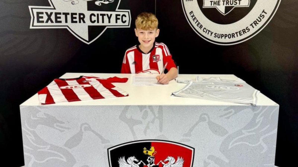 W4G_Security's tweet image. Exciting news! 
W4G Fire &amp;amp; Security proudly sponsors Austin Hampton from Exeter City FC Commercial&apos;s academy!
 
We&apos;re dedicated to supporting grassroots football and nurturing young talents like Austin. Here&apos;s to a promising future for Austin! 🎉⚽
#SupportLocalTalent #W4G