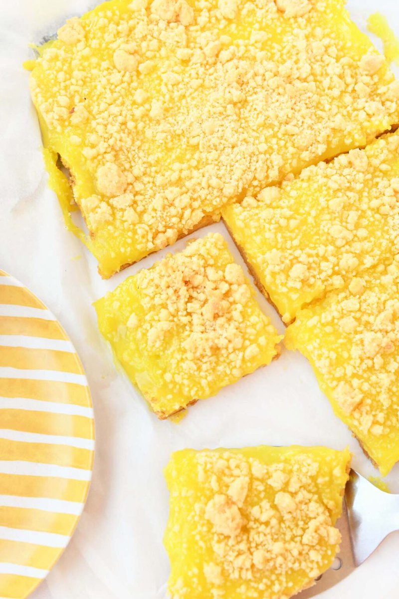Lemony Goodness in EVERY bite with these 3 Ingredient Lemon Bars. Make/save them here: sizzlingeats.com/3-ingredient-l…