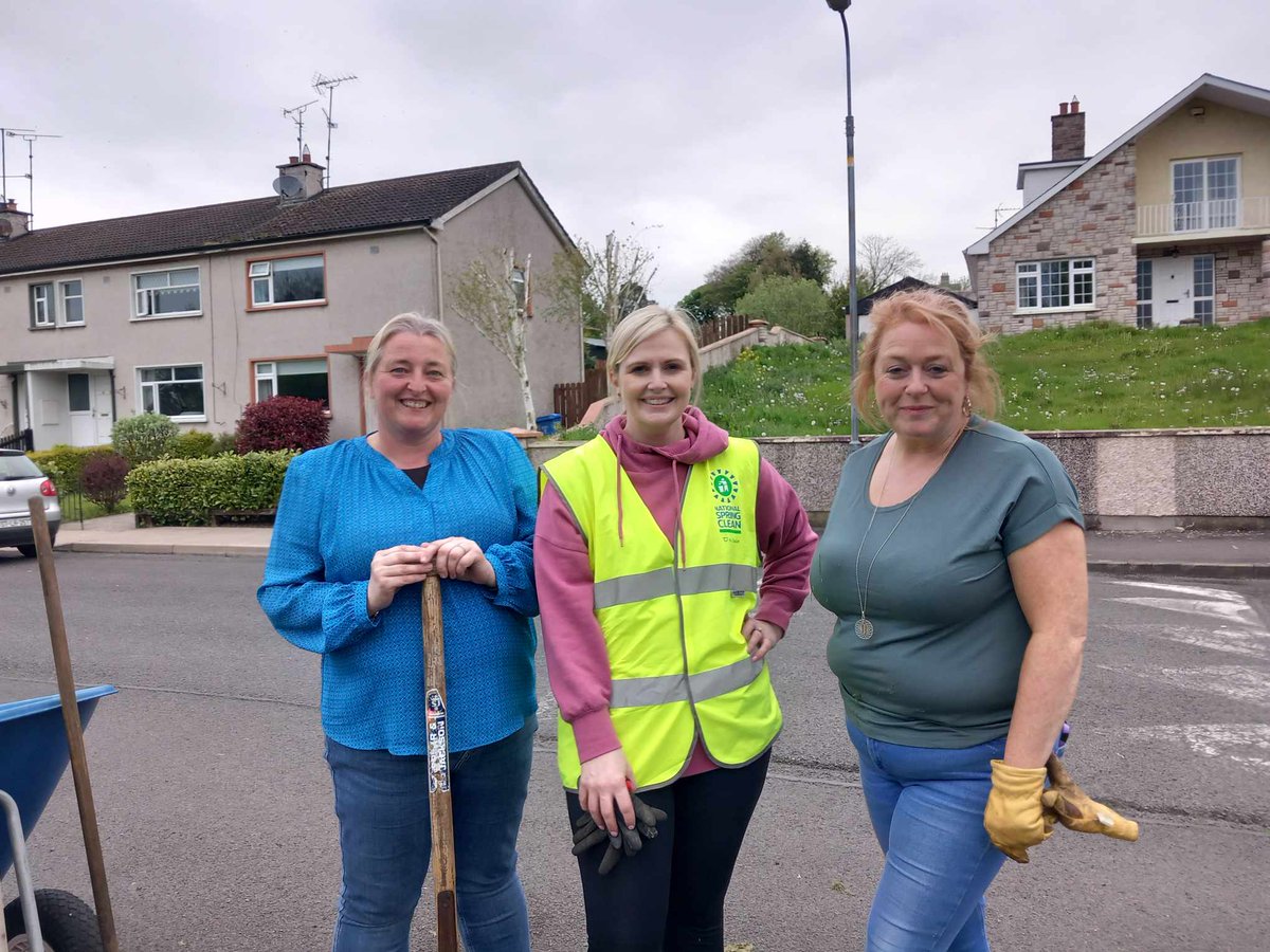 Smithborough Tidy Towns took to their village for a #NationalSpringClean in #Monaghan! Take a look at their photos below!

#SDGsIrl #SpringClean24