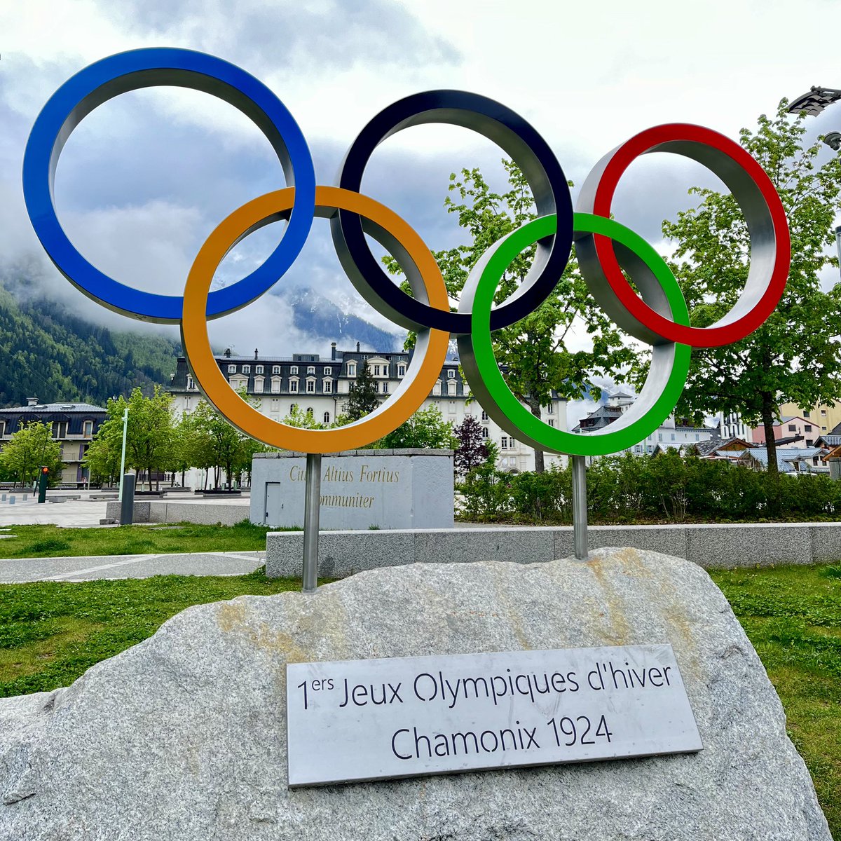 Chamonix All Year tweet media