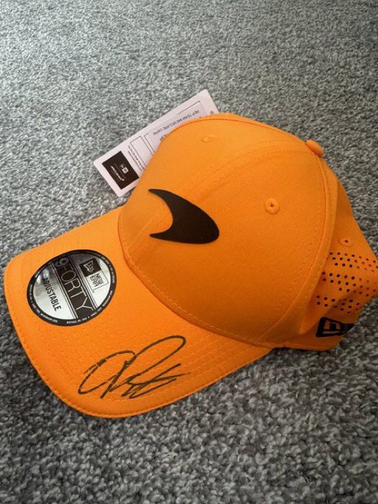 Plz RT & Bid ❤️⬇️🙏
Currently at £20 
I’m selling my @McLarenF1 cap signed by @OscarPiastri 
I’m trying to raise a few pennies to keep growing my message, do #randomactsofkindness & build my platform bigger & better to reach more people ❤️

#positivity #kindness & #hope can…