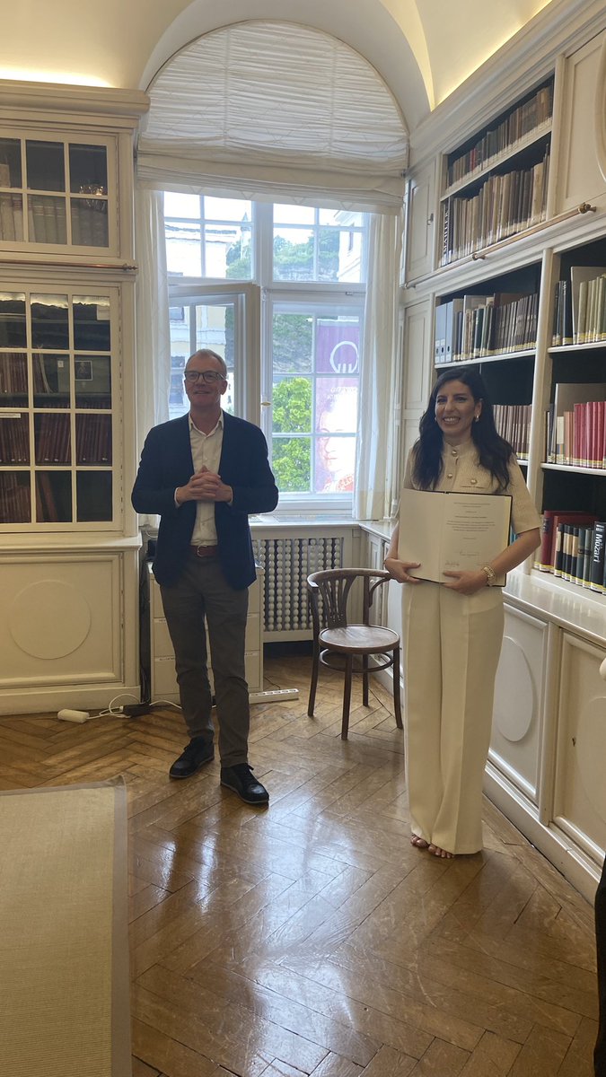 Salzburg Uluslararası Mozarteum Vakfı’nda düzenlenen sertifika töreninde, Avusturya’da yaşayan piyano sanatçımız Nazlı Hacıalioğlu Karataş’a Mozarteum İstanbul Temsilcisi unvanı verilmiştir. Kendisini tebrik ediyor ve başarılarının devamını diliyoruz. 🧿