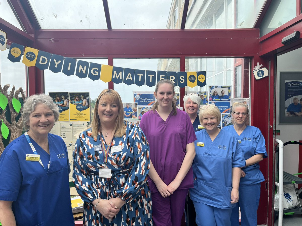 Invited to Bronglais hospital Aberystwyth as guest of @HywelDdaHB for an early celebration ahead of International Nurses Day! Thank you to all the nurses and our nursing students @AberUni Diolch am y croeso caredig! @HEC_CAGI Thank you to Dr Andrea Hughes & Sr Dawn Jones too!