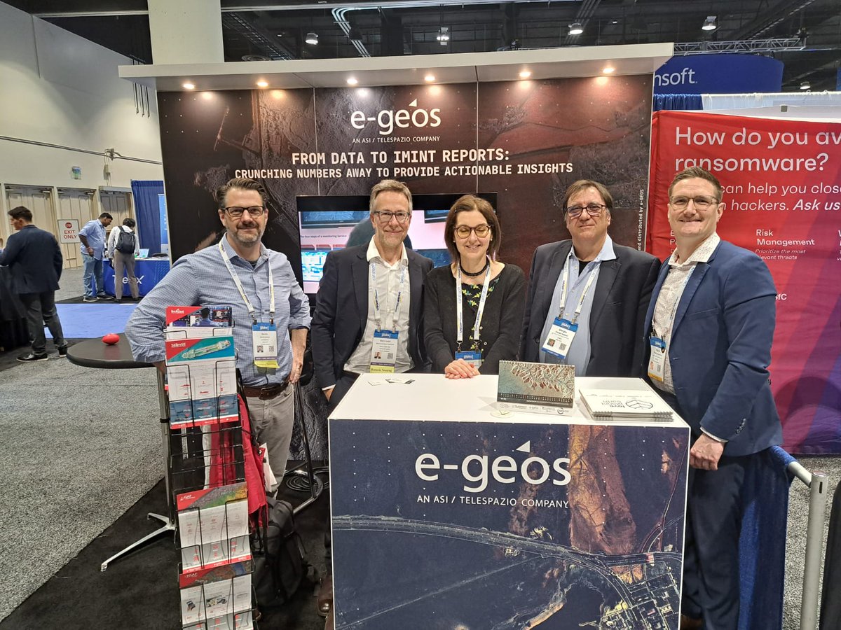 👋🏻 Greetings from @USGIF #GEOINT2024, together with our @GAF_Munich colleagues! 🛰️Meet us at Booth. 2004, to discover #brAInt and #SEonSE, for #Defence and #Intelligence, #IMINT and #MaritimeSurveillance 📍 Gaylord Palms Resort and Conference Centre (#Kissimmee, #Florida)