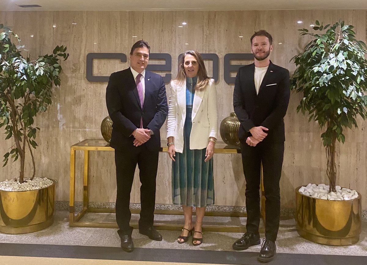 Fue un honor ser recibido ayer, junto al Jefe de Swiss Business Hub Spain Guillem Vals, por Marta Blanco Quesada, presidenta de @CEOE_ES Internacional. Fue una ocasión ideal para entender mejor el trabajo diario que realiza CEOE así como para explorar nuevas cooperaciones 🇨🇭🤝🇪🇸