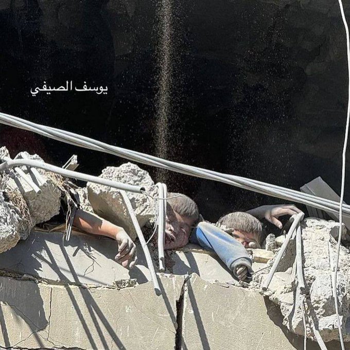 الصورة أبلغ من أي تعبير
لا حول ولا قوة إلا بالله
#غزة_تباد
#رفح_تحت_القصف