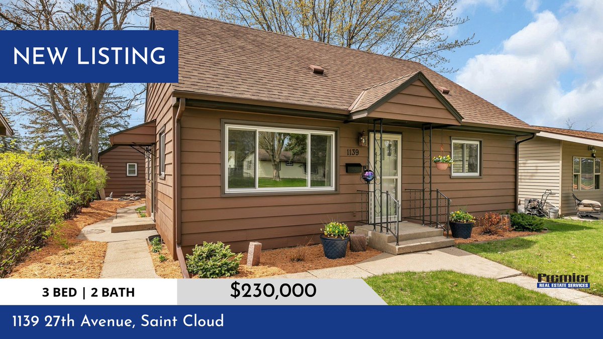 **Updated, Cozy & Convenient** This magnificent 1.5 story home is centrally located on the north side of St Cloud close to everything! It has had the same owner for over 25 years and the pride and care with which the home has... homeforsale.at/1139_27TH_AVEN…
