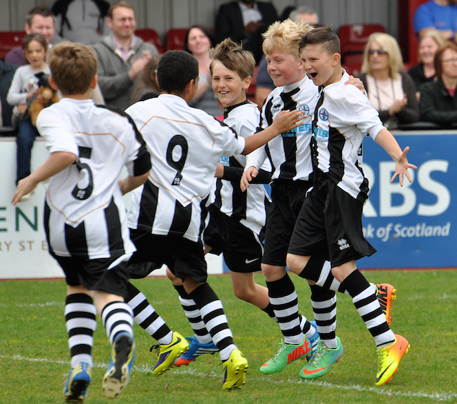 GROUP BOOKINGS - Perfect for TEAM BUILDING!
Are you a school, scouts, boxing club, guides, sports group, or workgroup? 
Wed &amp; Thurs every week a minimum number of 15 guests consists of 3 games of laser tag &amp; 2 slices of pizza, just £19.50pp
Book now at darkstarlaser.com