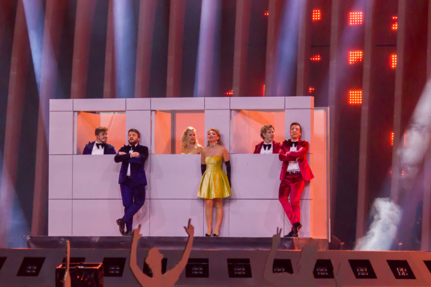 Now I know I am getting old! Watching Eurovision semi-final I realise the competition has left me behind. Gone are the days of tunes & melody as it appears to be about staging + performance. I don't think I'll watch again: maybe I'll go retro and re-view Moldova's @DoReDos1 2017!