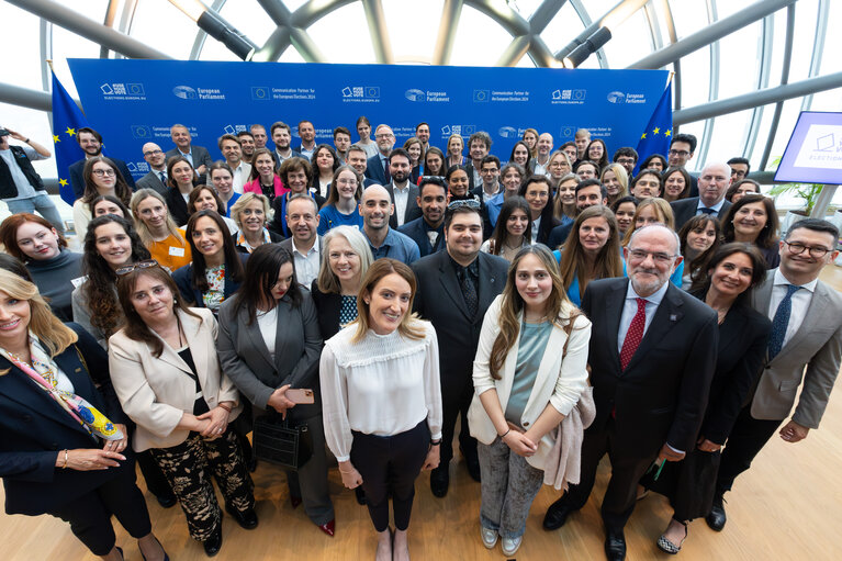 This week we met with @EP_President at @Europarl_EN to celebrate civil society's commitment to the #EUelections2024 🗳️ CSOs are vital for democracy, and with our #CivilSocietyforEU campaign, we advocate for better recognition and space 👉bit.ly/a_homepage #useyourvote