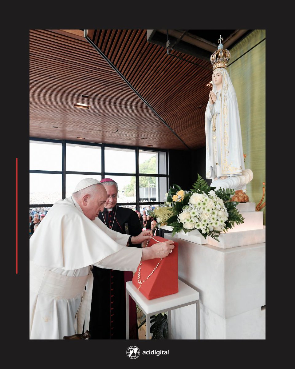 Compartilhamos a oração de consagração que o papa rezou diante de aproximadamente 100 mil pessoas presentes na praça de São Pedro, em 13 de outubro de 2013, consagrando o mundo à proteção de Nossa Senhora de Fátima. 

Reze conosco especialmente pelos nossos irmãos gaúchos. 🙏