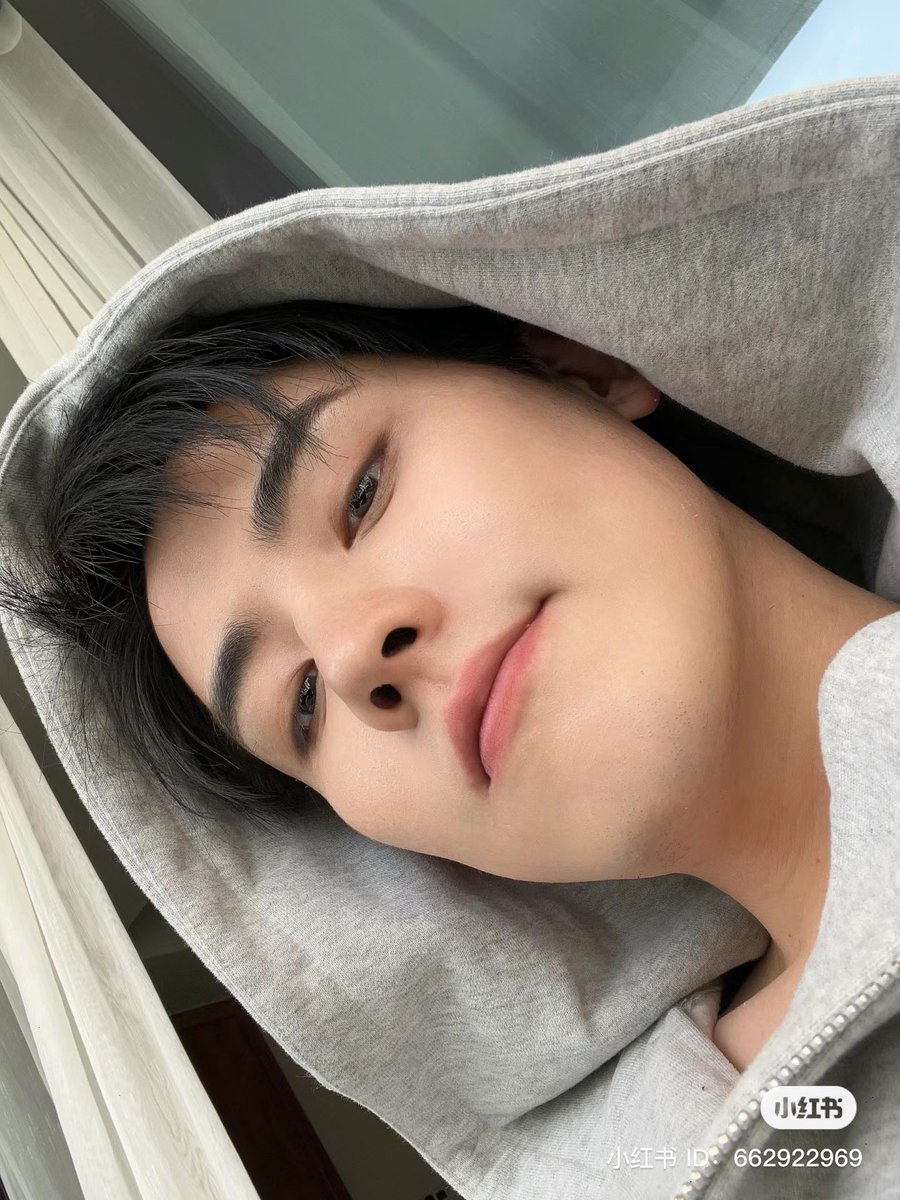 RenhaoTH's tweet photo. [#RenHao xiaohongshu update 2024/05/08]

Caption : “ อยากไปขี่จักรยาน 🌱”
📕🔗https://t.co/uafI1o42Cx

🥜ถ้าไม่หนักจนเกินไปก็อยากจะขอนั่งซ้อนท้าย หรือขี่ไปด้วยกันได้มั้ยคะหาวเกอ~
#เหรินหาว #任豪 https://t.co/wPHdxbTJK1