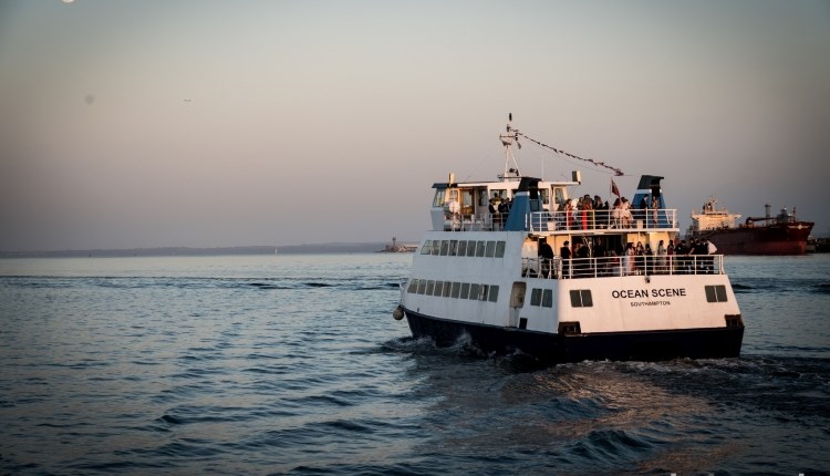 Summer Solent Silent Disco 🎧 All aboard the Summer Silent Disco! Get those dancing shoes ready and get set for a two-channel Silent Disco on the Solent with @Solent_Cruises.⛴⚓️ ℹ️Find out more: bit.ly/SolentSilentDi… #IsleofWight #IOW