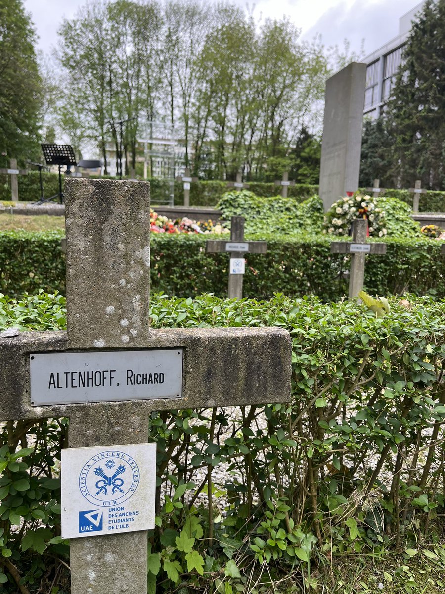 Pieter Ballon (@pieterballon) on Twitter photo Ontroerende hulde aan onze verzetshelden door alle Belgische universiteiten op Ereperk der Gefusilleerden, met dank aan <a href="/ULBruxelles/">Université libre de Bruxelles</a> voor de organisatie Ontroerende hulde aan onze verzetshelden door alle Belgische universiteiten op Ereperk der Gefusilleerden, met dank aan <a href="/ULBruxelles/">Université libre de Bruxelles</a> voor de organisatie