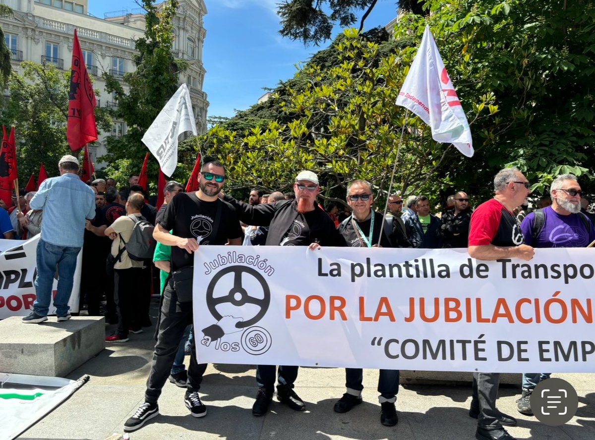 comunicacio_SIT's tweet photo. SIT, ACTUB Y CGT en representación del comité de empresa de TB por la jubilación a los 60 @DeJubilacion @cgtbus @ACTUB3 @Yolanda_Diaz_ @gabrielrufian https://t.co/m11lOpBhGE