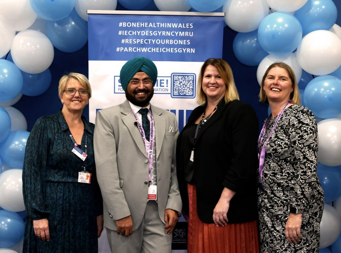 Aneurin Bevan University Health Board (@aneurinbevanuhb) on Twitter photo Recently, at the Fracture Liaison Service Conference, Dr. Inder Singh presented the work that's underway in the Health Board to improve bone health.
It's never too late to start looking after your bones! Use <a href="/RoyalOsteoSoc/">Royal Osteoporosis Society</a>'s Risk Checker to find out how: bit.ly/44vSPp2 Recently, at the Fracture Liaison Service Conference, Dr. Inder Singh presented the work that's underway in the Health Board to improve bone health.
It's never too late to start looking after your bones! Use <a href="/RoyalOsteoSoc/">Royal Osteoporosis Society</a>'s Risk Checker to find out how: bit.ly/44vSPp2