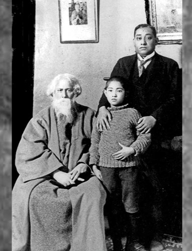 Rare pics of Rabindranath Tagore with the family of Rashbehari Bose in Japan.