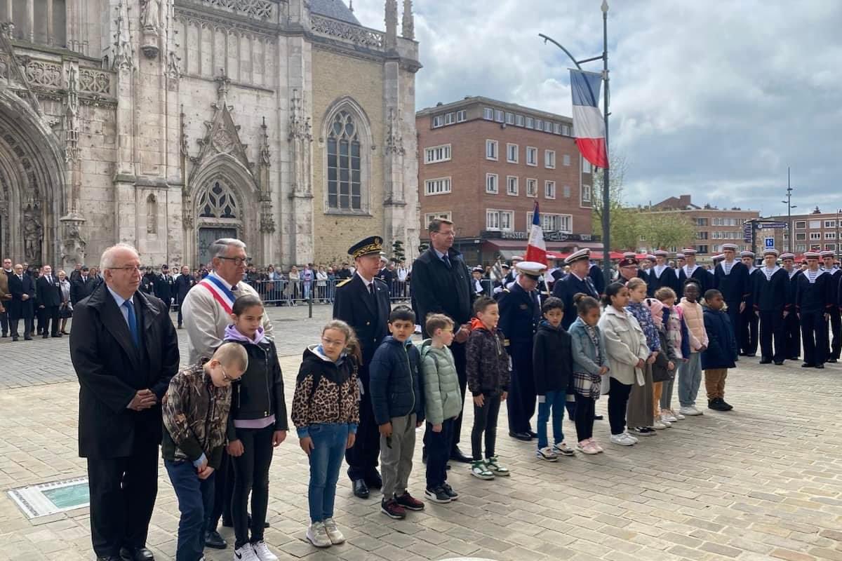 Commémoration du 8 mai 1945 à @Dunkerque. N’oublions jamais celles et ceux qui ont lutté pour notre liberté et pour la paix en Europe.