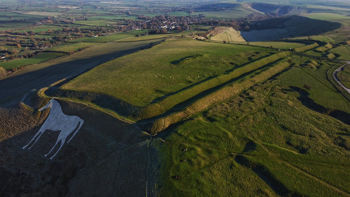 #HillfortsWednesday with Bratton camp, and ...how can you not love Bratton Camp? top tier