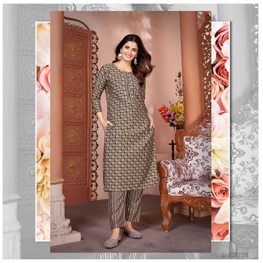SheBazaar's tweet image. Step up your style game with 𝐒𝐡𝐞𝐁𝐚𝐳𝐚𝐚𝐫's Art Silk Printed Kurti With Bottom, now with an EXTRA 12% off! 

🌐Shop Now: shebazaar.com/kurtis.html
📲 Order through WhatsApp: +919624023456

#SheBazaar #KurtiSet #kurtis #dress #fashion #MetGala #XMen97 #dress #ClothingBrand