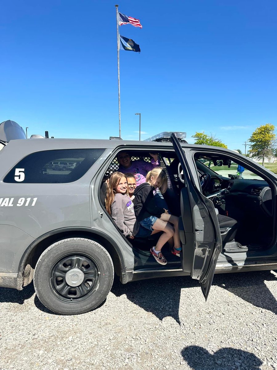 Arkansas City, KANSAS Police (@arkcity_police) on Twitter photo School Resource Officers Lucas Lyons and Adam Utt along with Captain Anthony Rider got to participate in the Adams Elementary end of school year carnival and also C4 Elementary annual career day!
We love being able to join in on these fun events!
<a href="/adamsbears/">Adams Elementary</a> <a href="/arkcityc4/">C4 Elementary</a> School Resource Officers Lucas Lyons and Adam Utt along with Captain Anthony Rider got to participate in the Adams Elementary end of school year carnival and also C4 Elementary annual career day!
We love being able to join in on these fun events!
<a href="/adamsbears/">Adams Elementary</a> <a href="/arkcityc4/">C4 Elementary</a>