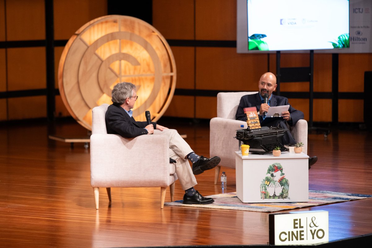 Si se perdió la magnífica charla #ElCineYYo de @SPosteguillo durante la @FILBogota, este jueves 9 de mayo, a las 7 P.M. será transmitida en las plataformas de @CinematecaBta @idartes y @ELTIEMPO. La verdad, salió estupenda. @Penguinlibrosco