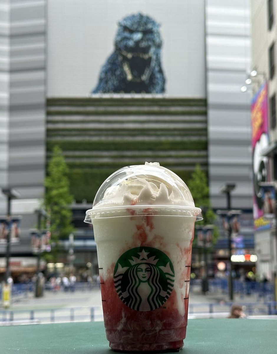 スターバックス ストロベリー フラペチーノ®美味しくて2回も飲んでしまった😋
綺羅ちゃんも飲めたみたいでよかった🍓

#山口綺羅
#スタバ
#ストロベリー