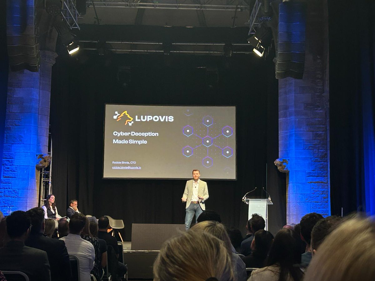 Excellent pitch from Robbie Binnie of @LupovisDefence 

#civtech #CivTechRound9 #CivTechDemoDay #Innovation #ScotlandIsNow #TechForGood #Accelerator #MaryanneJohnston #PitchingSkills @scotgov