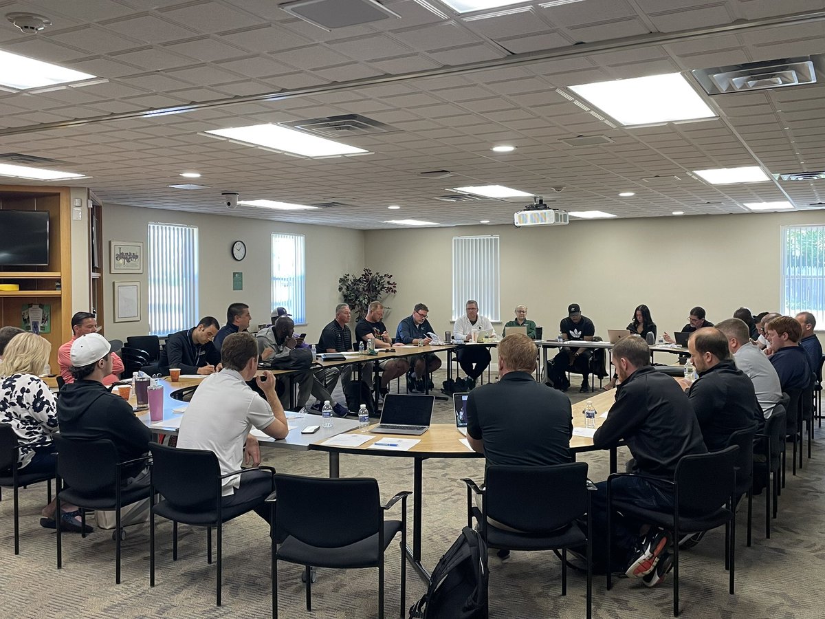 LOCS and @LkOrionHS Athletic Director Chris Bell (@lohsathletics) are proud to host the Oakland County athletics directors today for their regular meeting. As we appreciate our staff this week, Mr. Bell deserves a shout out as a leader across the county and state among the ADs.